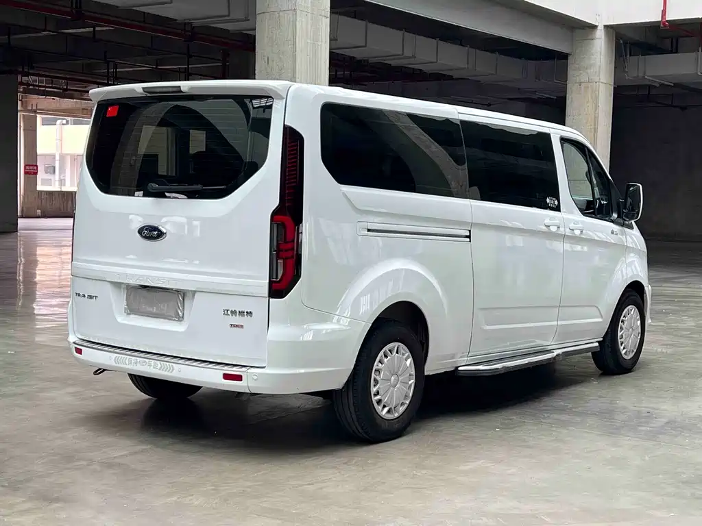 Transit 全顺 2023款 2.0 T柴油手动商旅型中轴低顶7/8/9座