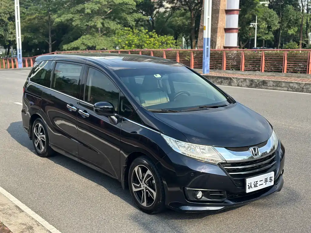 Odyssey 2.4 L Luxury