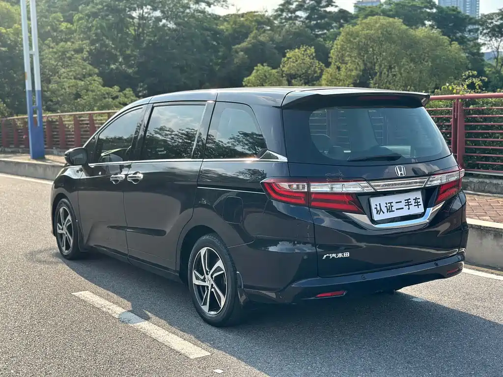 Odyssey 2.4 L Luxury