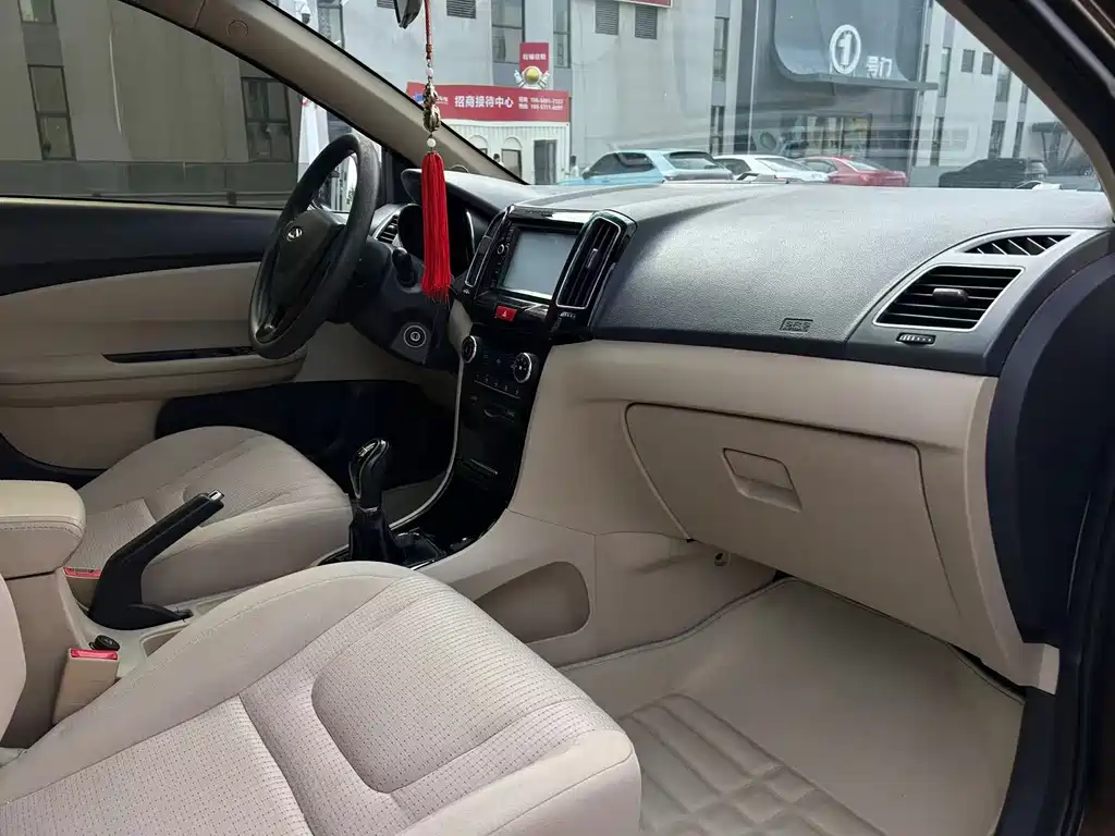 Chery E3 奇瑞E3 2015款 1.5 L 手动实尚版
