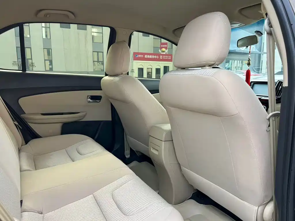 Chery E3 奇瑞E3 2015款 1.5 L 手动实尚版