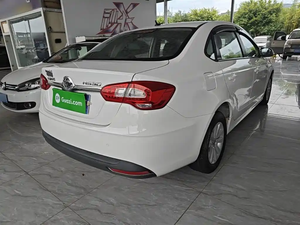 Brilliance H530 中华H530 2014款 1.6 L 自动舒适型