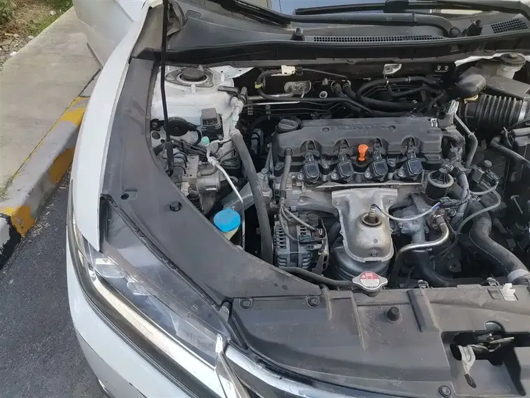 Honda Spirior 2.0 L Distinguished