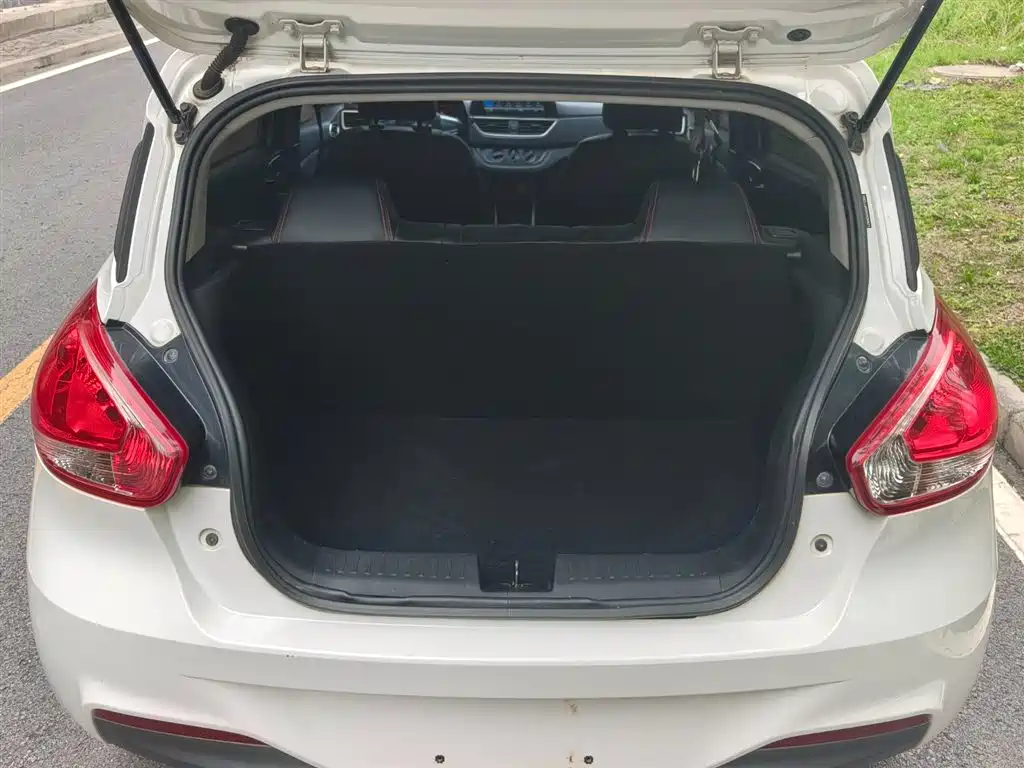 Baojun 310 1.5 L Auto Comfort