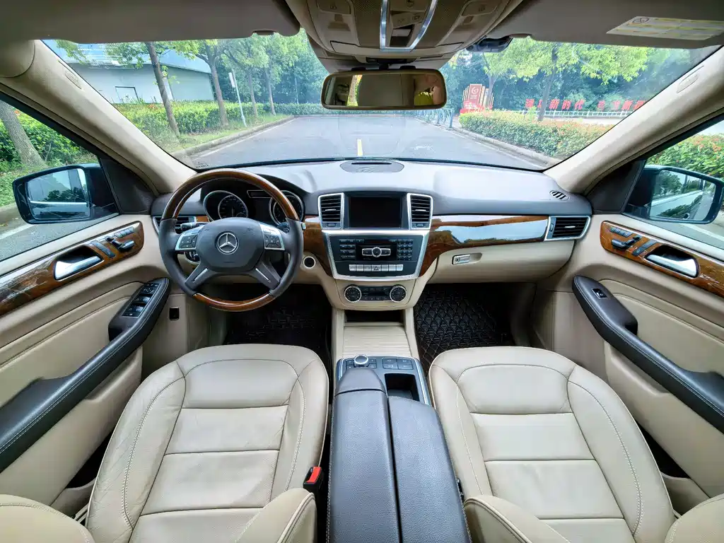 Mercedes-Benz M-Class ML 350 Luxury