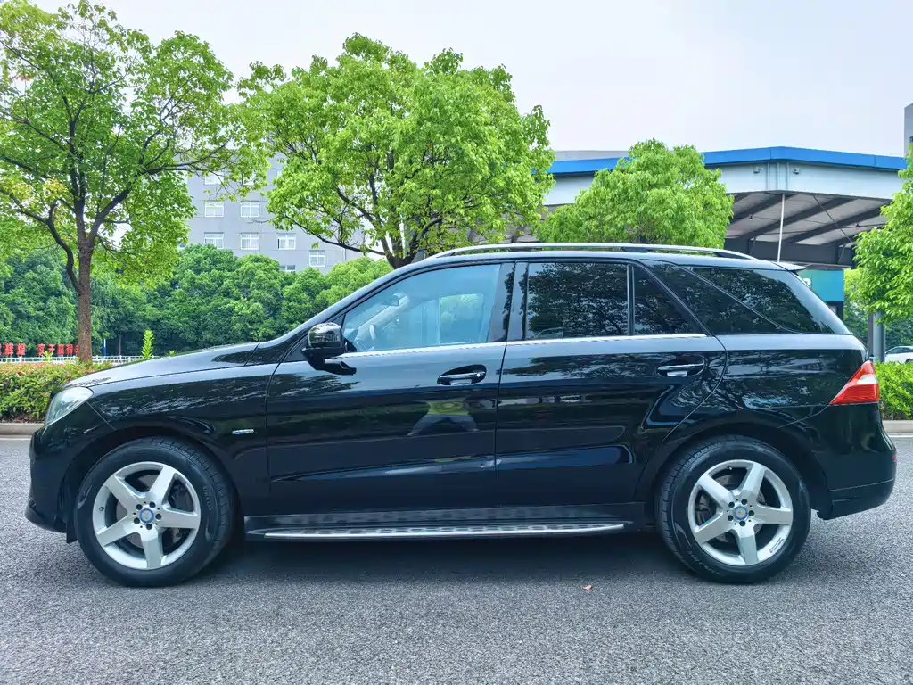 Mercedes-Benz M-Class ML 350 Luxury