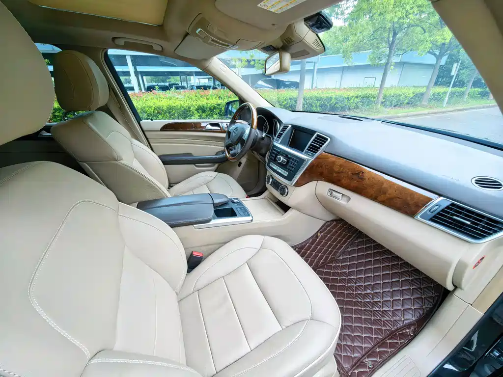 Mercedes-Benz M-Class ML 350 Luxury
