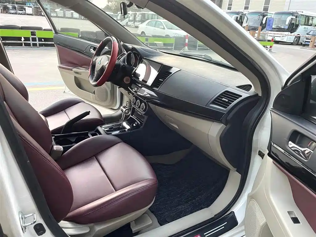 Lancer EX Fashion 1.8 L CVT Comfort