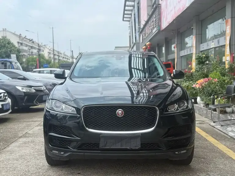 Jaguar F-PACE 2.0 T 4 WD R-Sport Sport