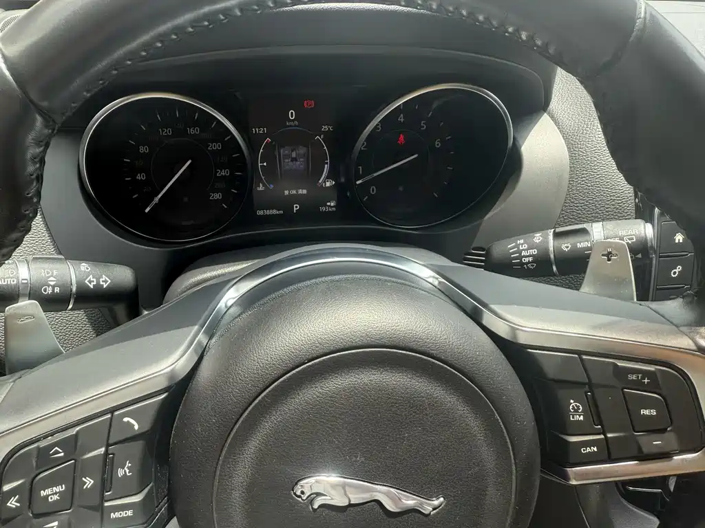 Jaguar F-PACE 2.0 T 4 WD R-Sport Sport