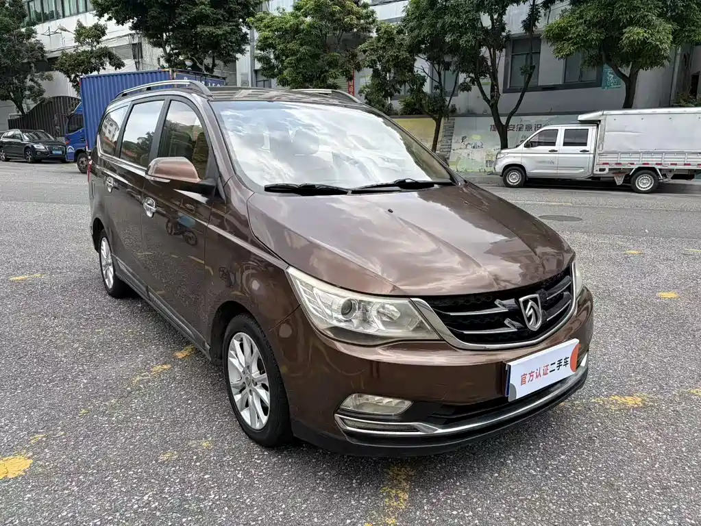 Baojun 730 1.5 L Manual Comfort 7-seat CN-V