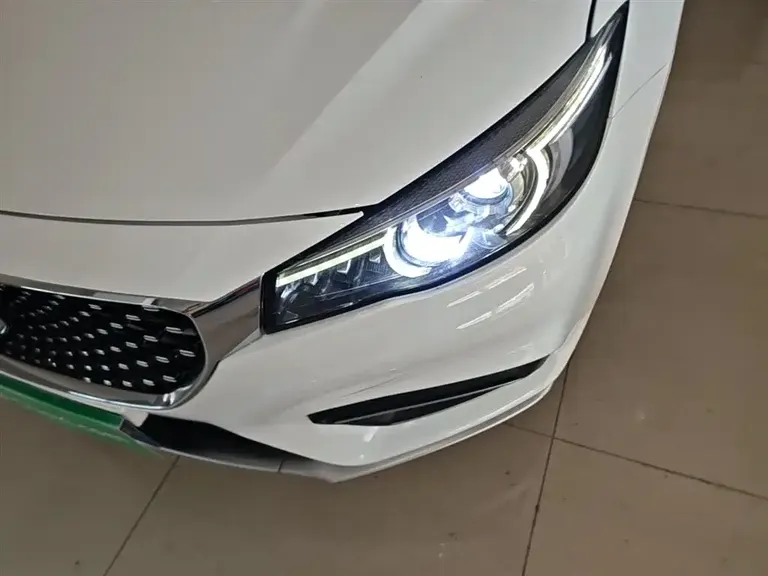 MG6 20 T Auto Trophy Premium Internet CN-V