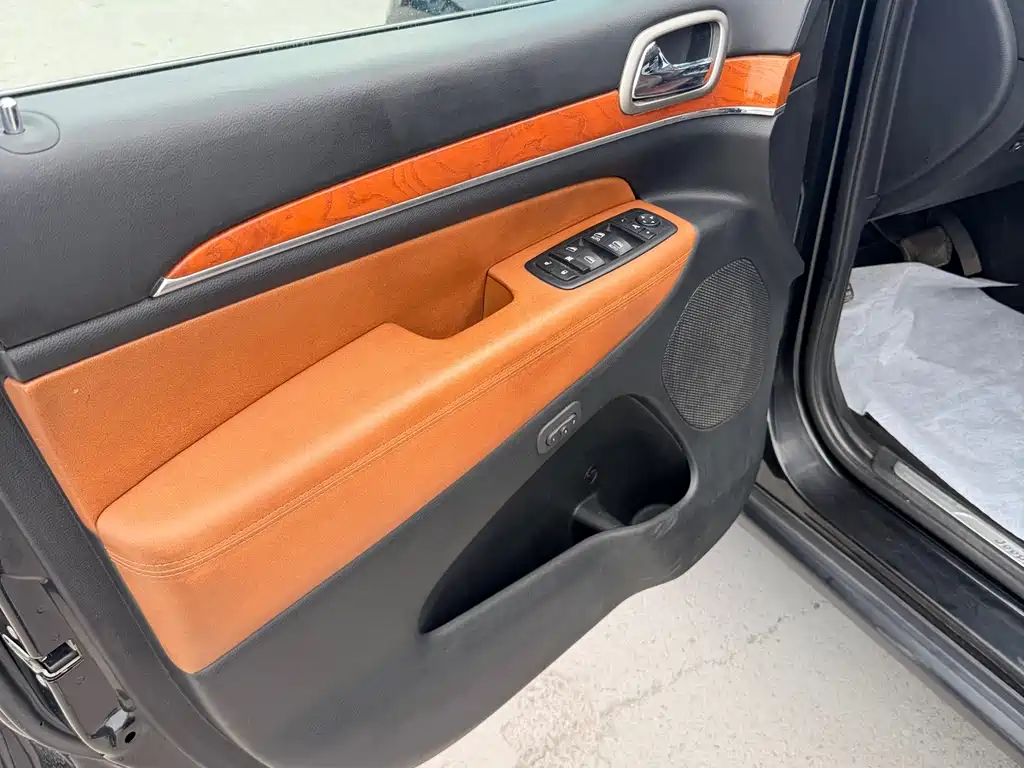 Grand Cherokee (Import) 3.6 L Flagship Navigation