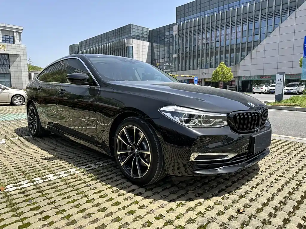 BMW 6 Series GT 630 i Luxury Design Package