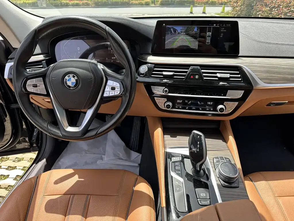 BMW 6 Series GT 630 i Luxury Design Package