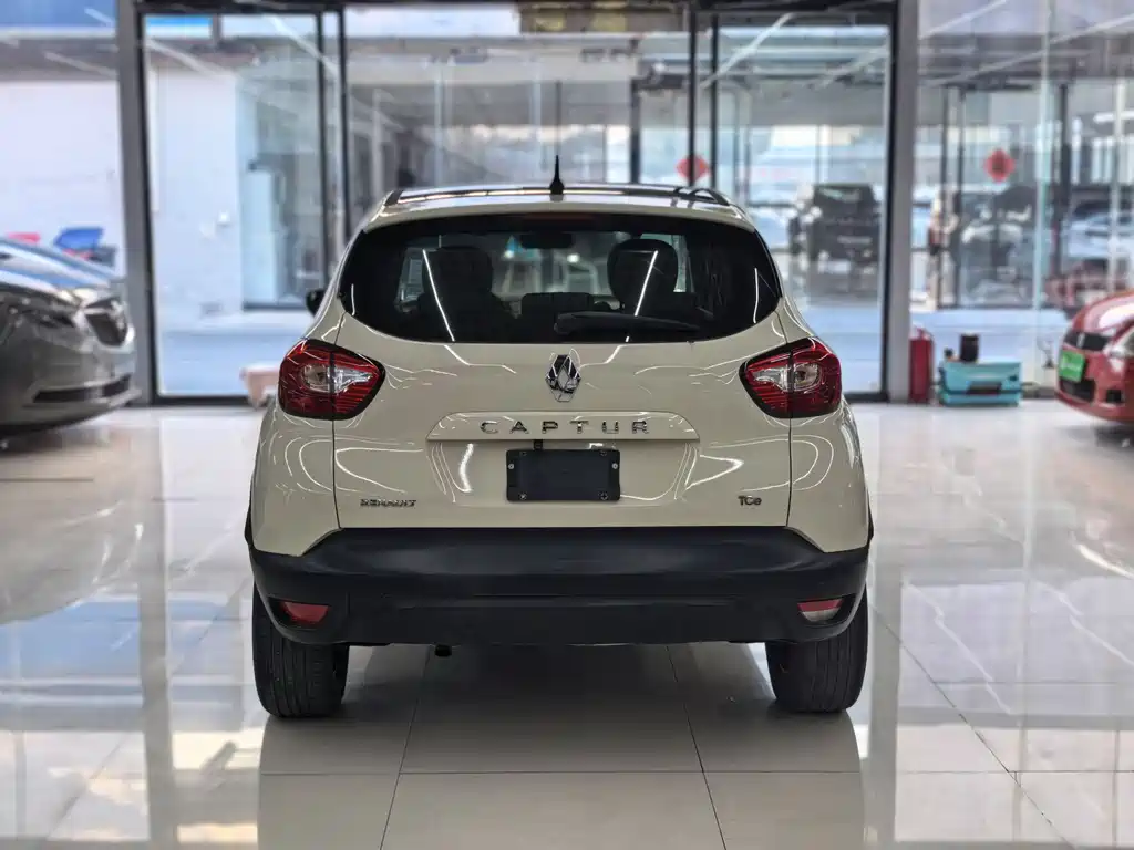 Captur 1.2 T Auto Standard