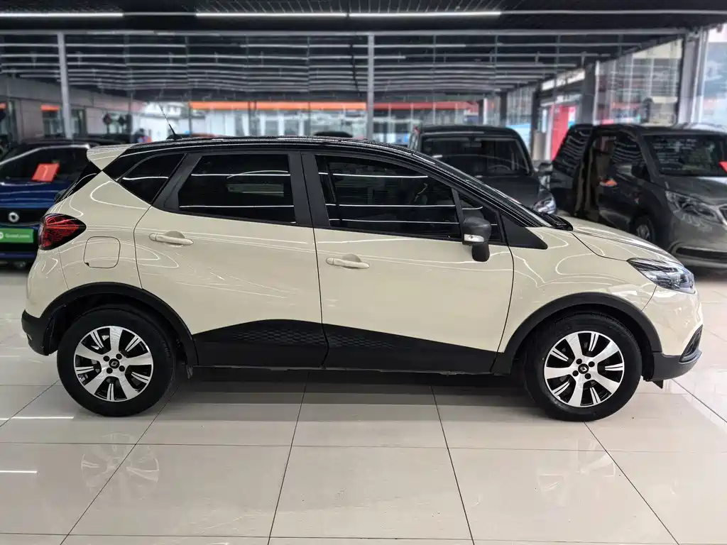 Captur 1.2 T Auto Standard