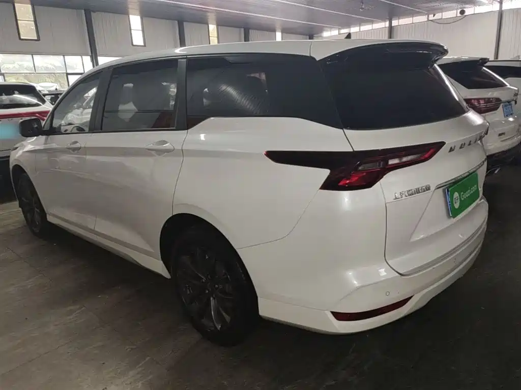 Wuling Victory 1.5 T CVT Elite