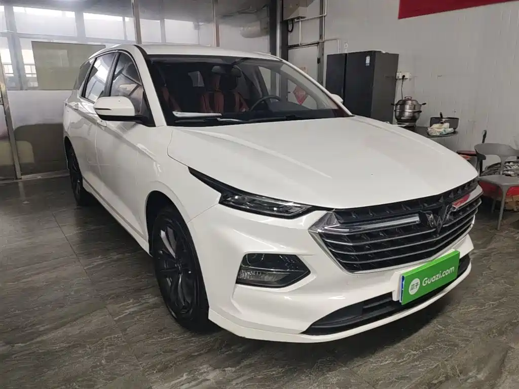Wuling Victory 1.5 T CVT Elite