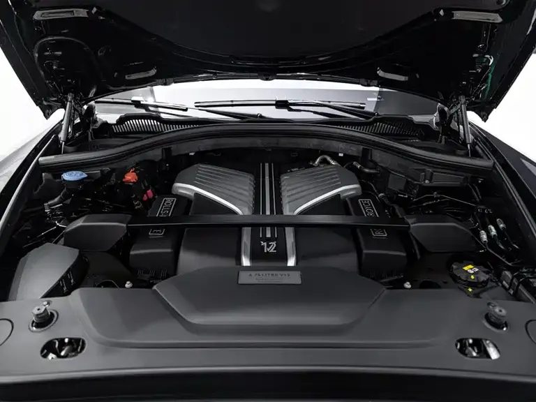 Rolls-Royce Cullinan 5-seat