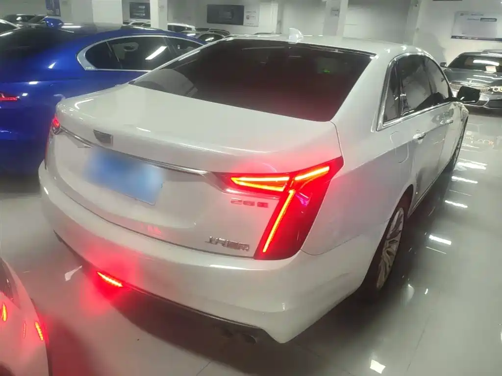 Cadillac CT6 28 T Fashion