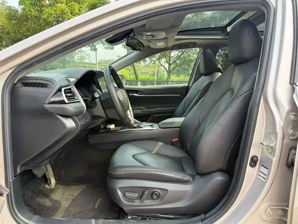 Camry Dual Engine 2.5 HG Luxury