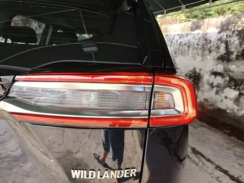 Wildlander 2.0 L CVT 2 WD Luxury PLUS