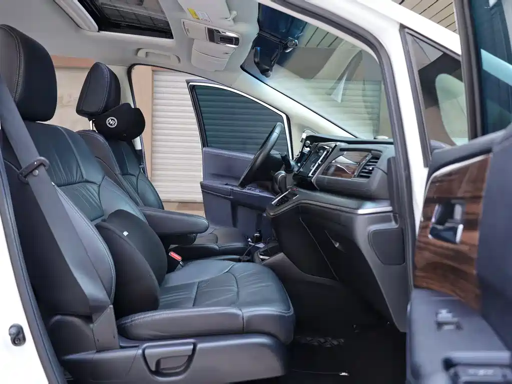 Elysion 2.4 L Luxury