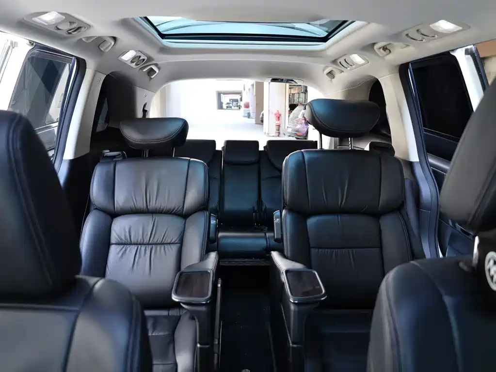 Elysion 2.4 L Luxury