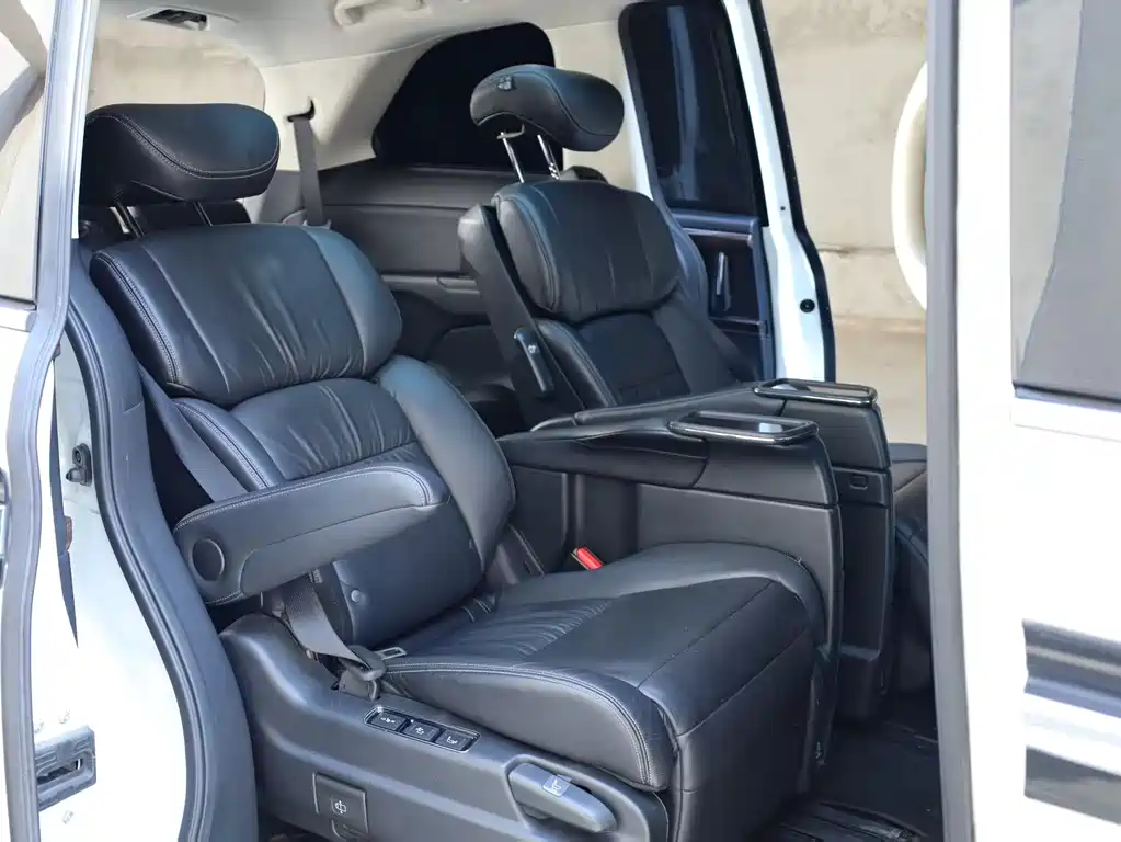 Elysion 2.4 L Luxury