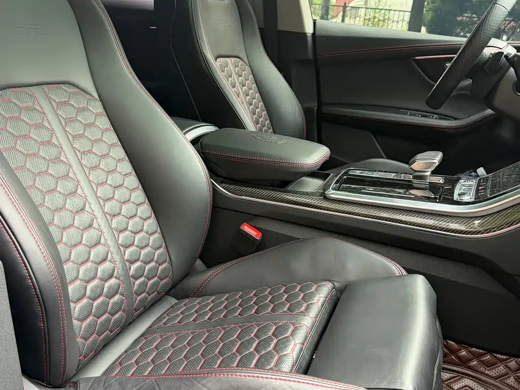 Audi Q8 55 TFSI Luxury Dynamic