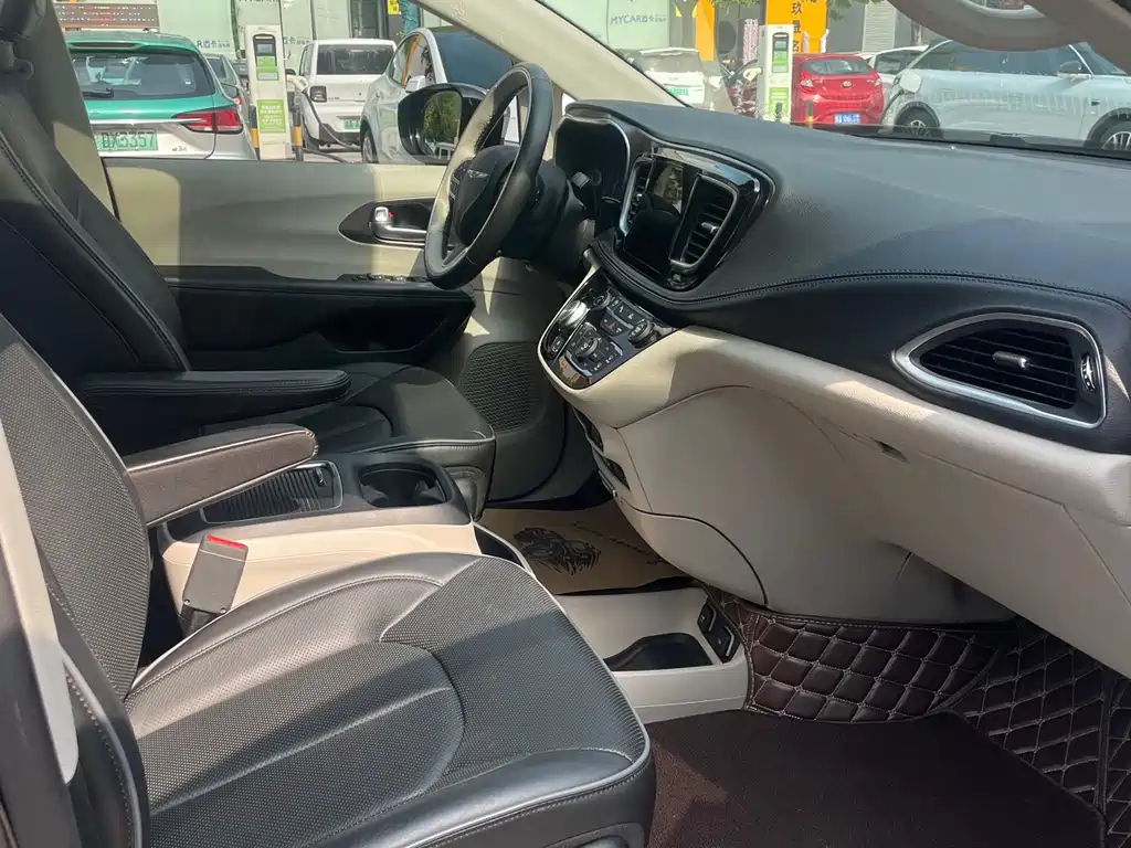 Pacifica (Import) 3.6 L Premium