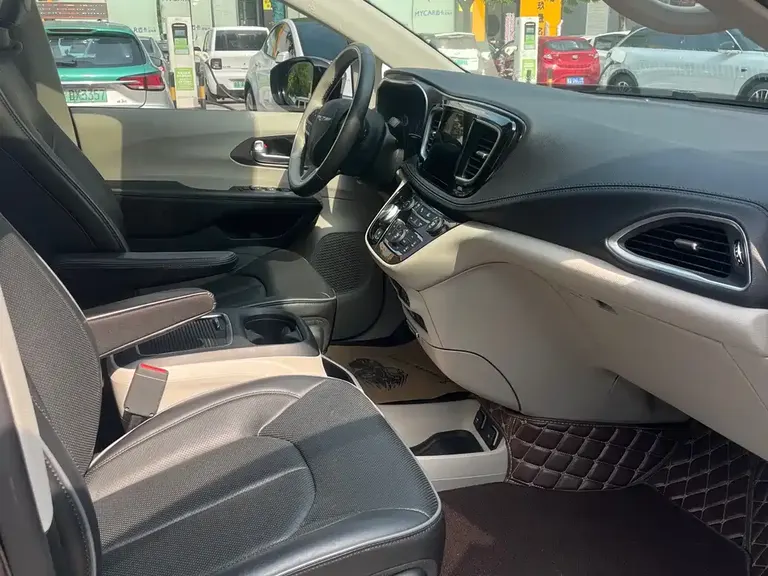 Chrysler Pacifica (Import) 3.6 L Premium