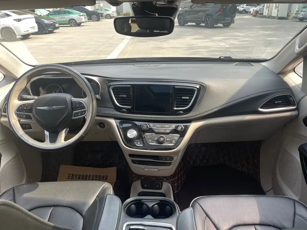 Pacifica (Import) 3.6 L Premium
