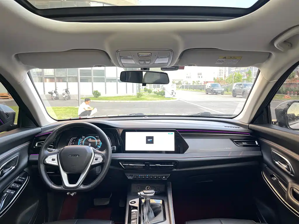 Changan Oshan X7 PLUS 1.5 T Blue Whale Auto Distinguished