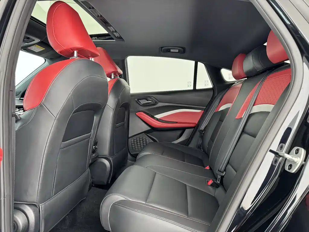 MG5 300 TGI DCT Youth Luxury Flagship