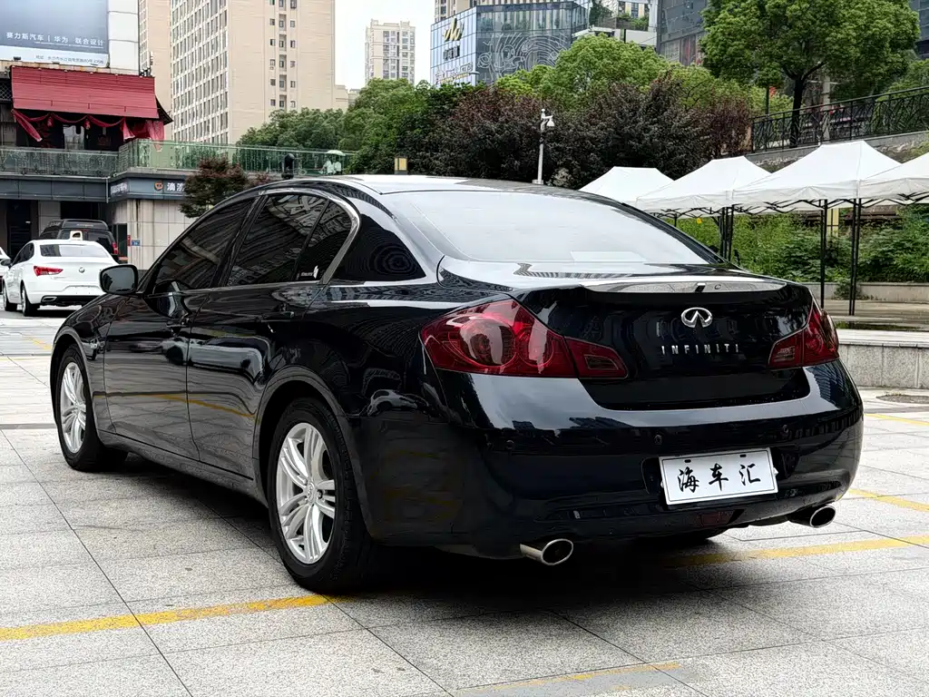 Infiniti G Series G25 Sedan Luxury Sport