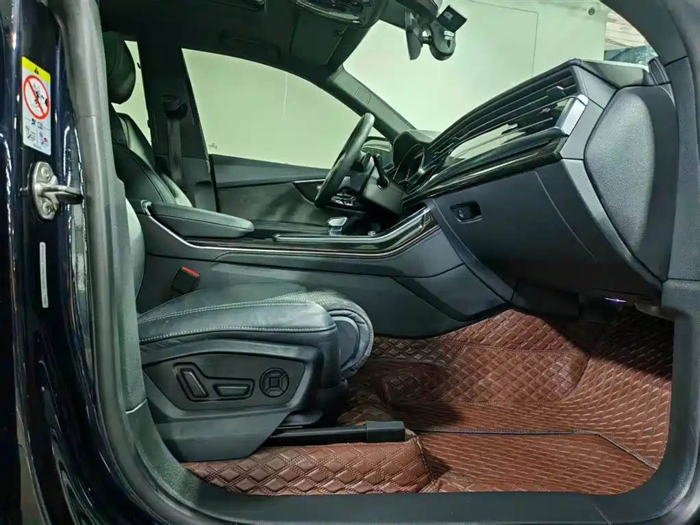 Audi Q8 55 TFSI Select Dynamic