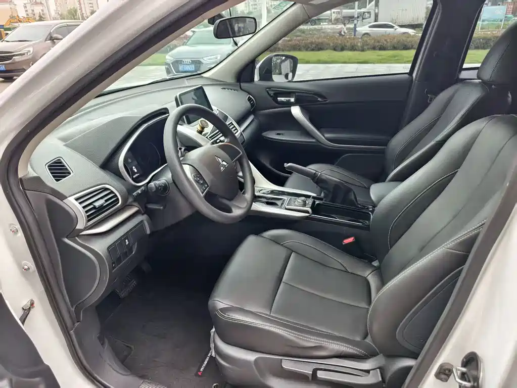 Eclipse Cross 奕歌 2018款 1.5 T CVT两驱无畏版