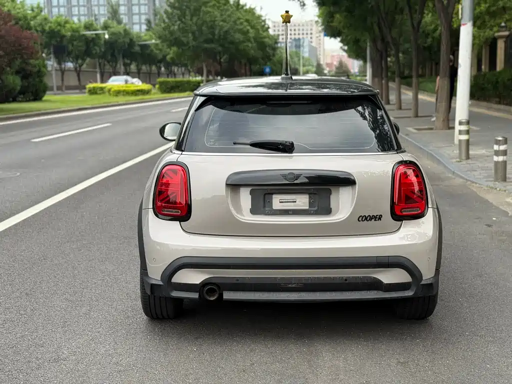 MINI Facelift 1.5 T COOPER Artist