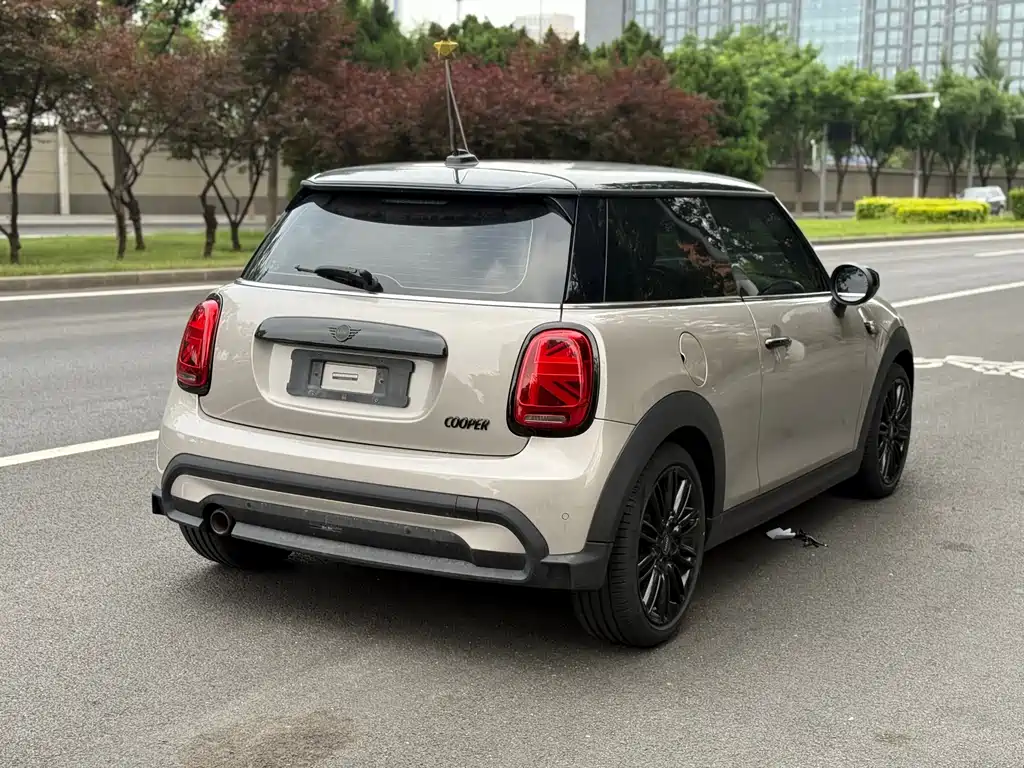 MINI Facelift 1.5 T COOPER Artist