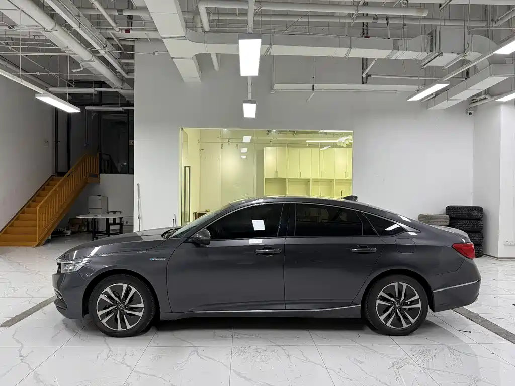 Accord Sharp· Hybrid 2.0 L Sharp Leading CN-VI