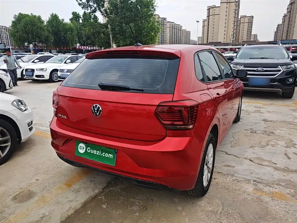 Polo Plus 1.5 L Auto Colorful Tech
