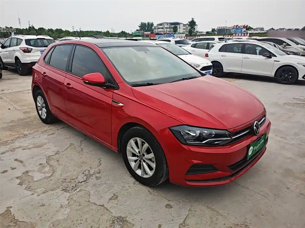 Polo Plus 1.5 L Auto Colorful Tech