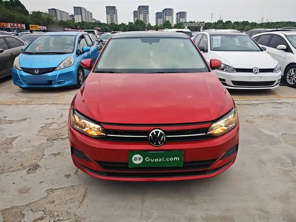 Polo Plus 1.5 L Auto Colorful Tech
