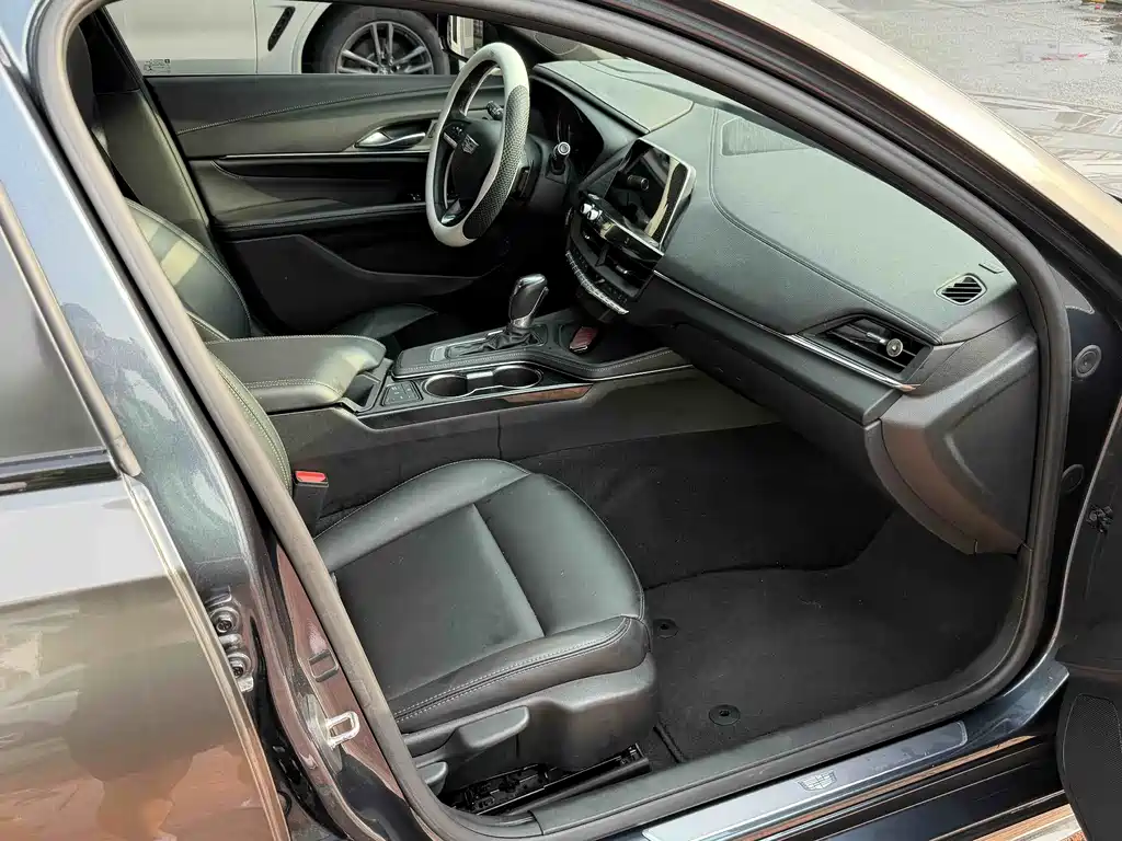 Cadillac CT4 28 T Style