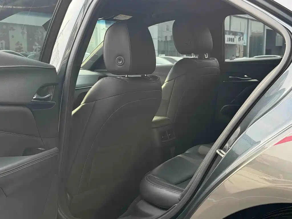 Cadillac CT4 28 T Style