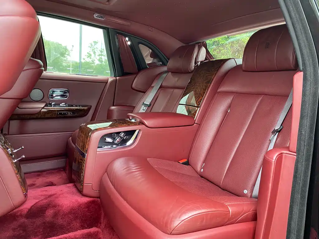 Phantom 6.7 T Standard Wheelbase