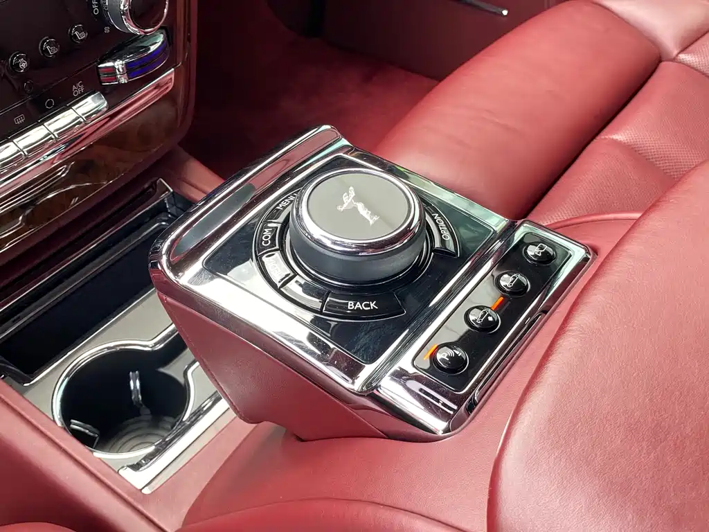 Phantom 6.7 T Standard Wheelbase