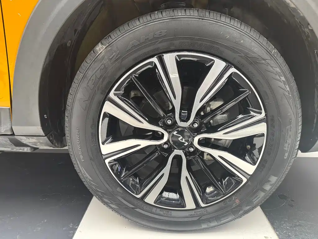 Stonic 1.4 L CVT Fun Enjoyment Sunroof